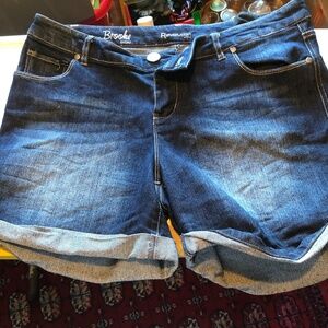 Revolution by Ricki’s Brooke shorts size 32 , front and back pockets, zipper